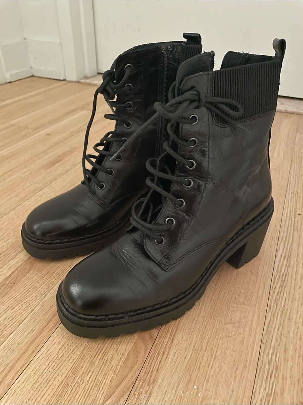 L’Intervalle Women’s Black Lace-Up Chunky Heel Boots